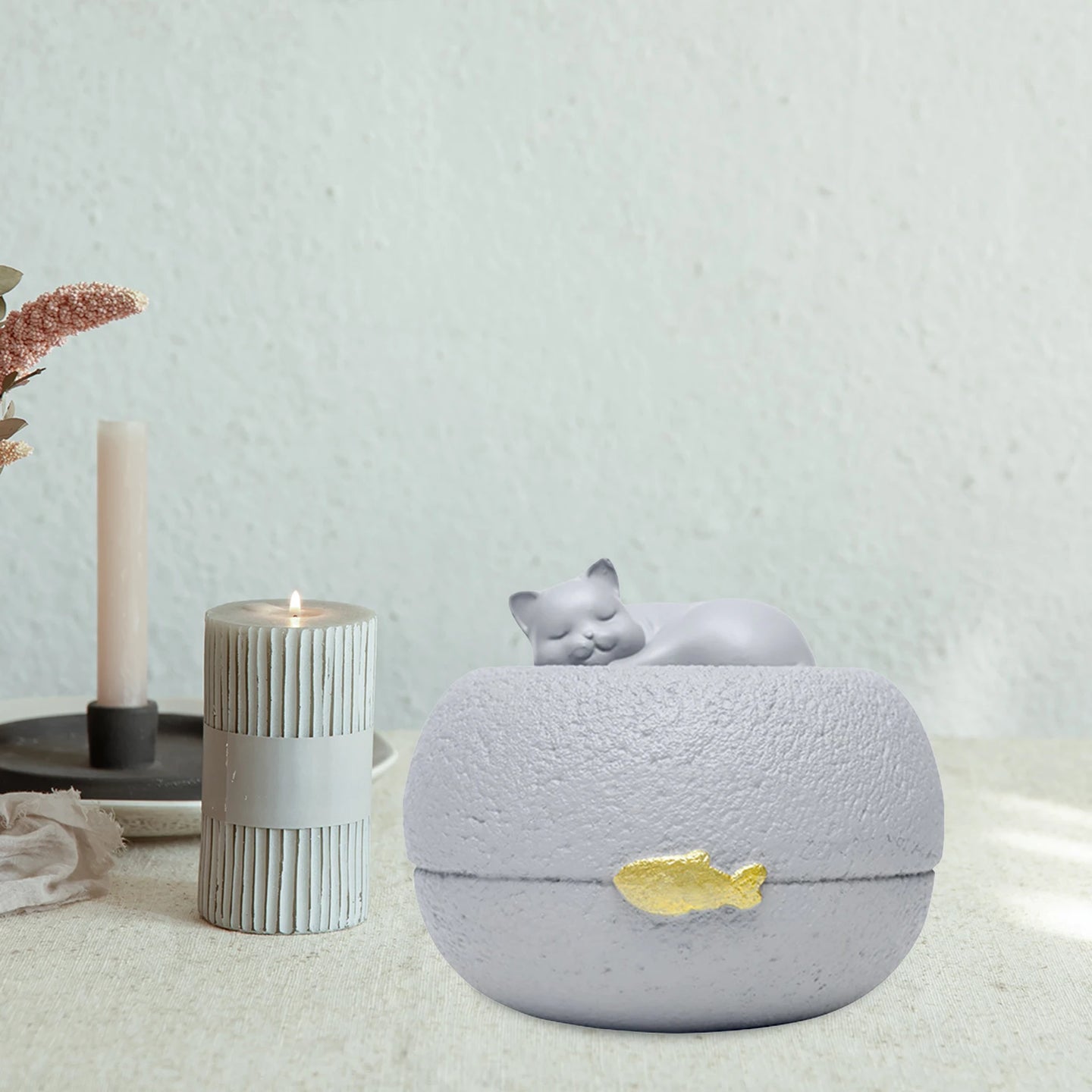 Resin Pet Urn Cremation Memorial Urn For Dogs and Cats Ashes