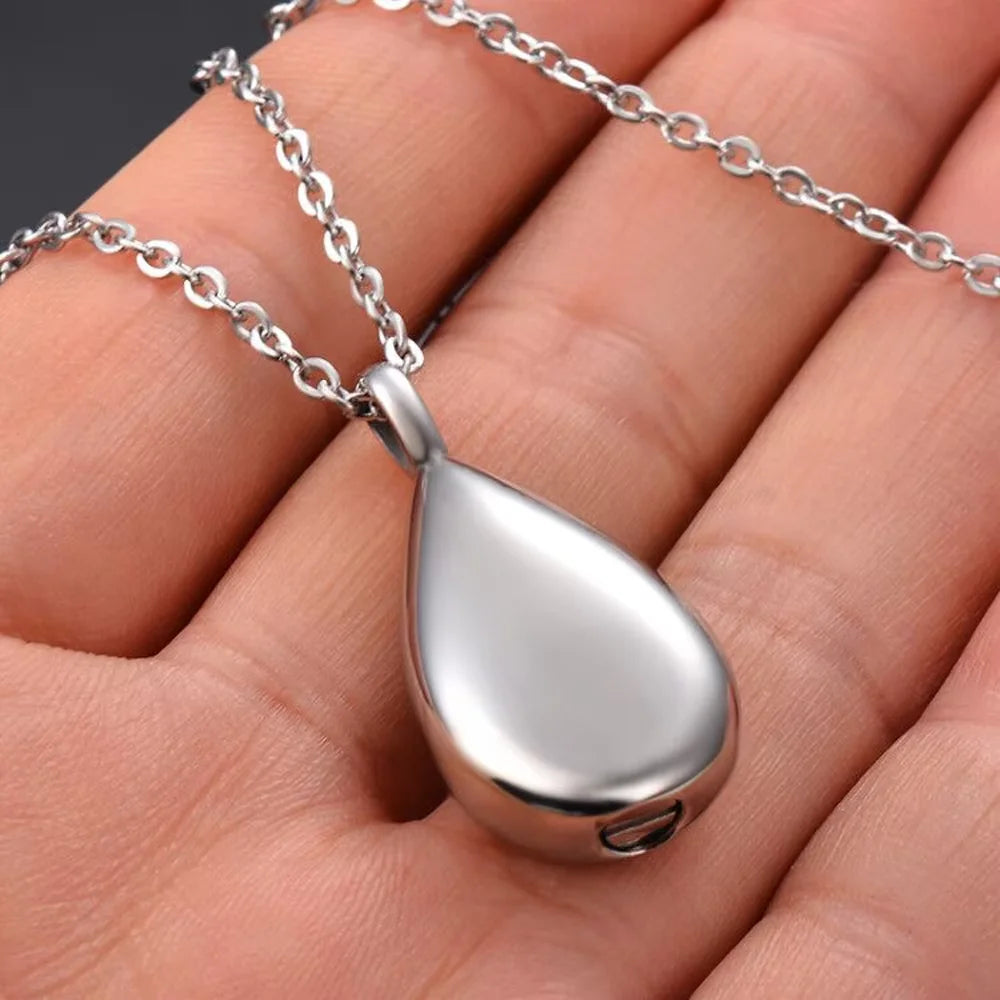 Ashes Keepsake Custom Engraved Pet Portrait Photo Urn Necklace for Cat And Dog Ashes Personalized Stainless Steel Cremation Jewelry