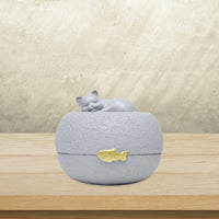Resin Pet Urn Cremation Memorial Urn For Dogs and Cats Ashes