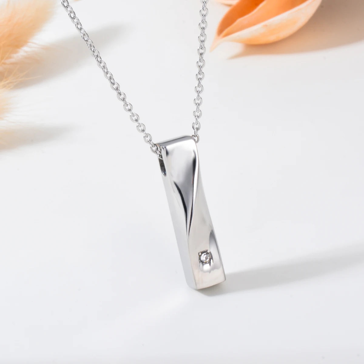 Twisted Bar Urn Pendant With Crystal